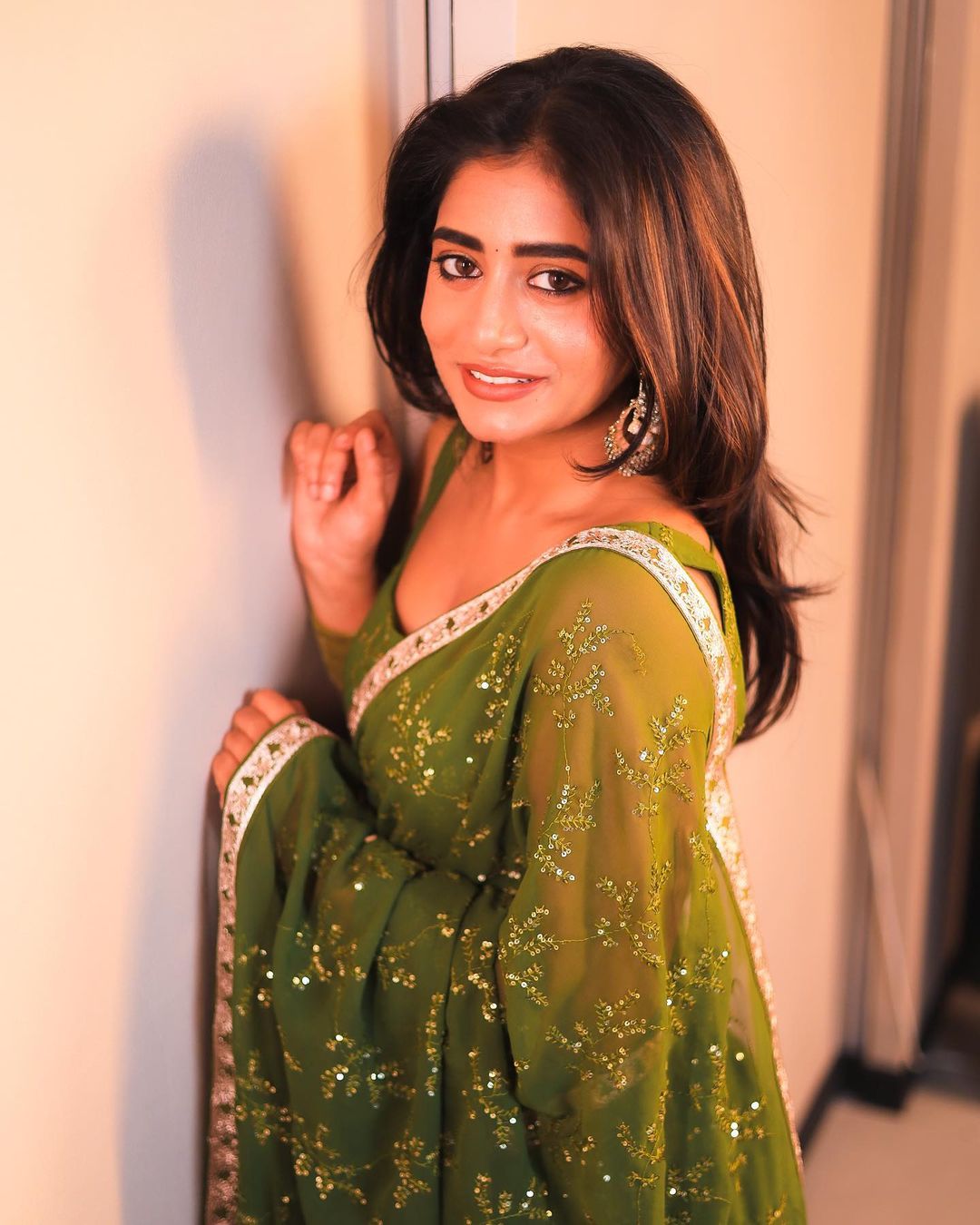 SOUTH INDIAN ACTRESS NAYANI PAVANI IN GREEN SAREE